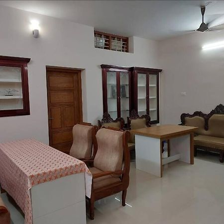 Home In Guruvayur-3 Bedroom Eksteriør bilde