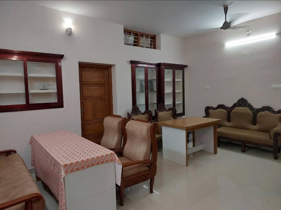 Home In Guruvayur-3 Bedroom Eksteriør bilde