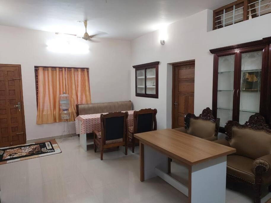 Home In Guruvayur-3 Bedroom Eksteriør bilde